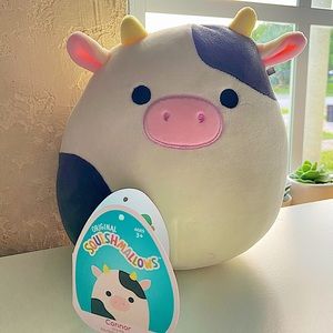 RARE*NEW CONNOR THE COW SQUISHMALLOW